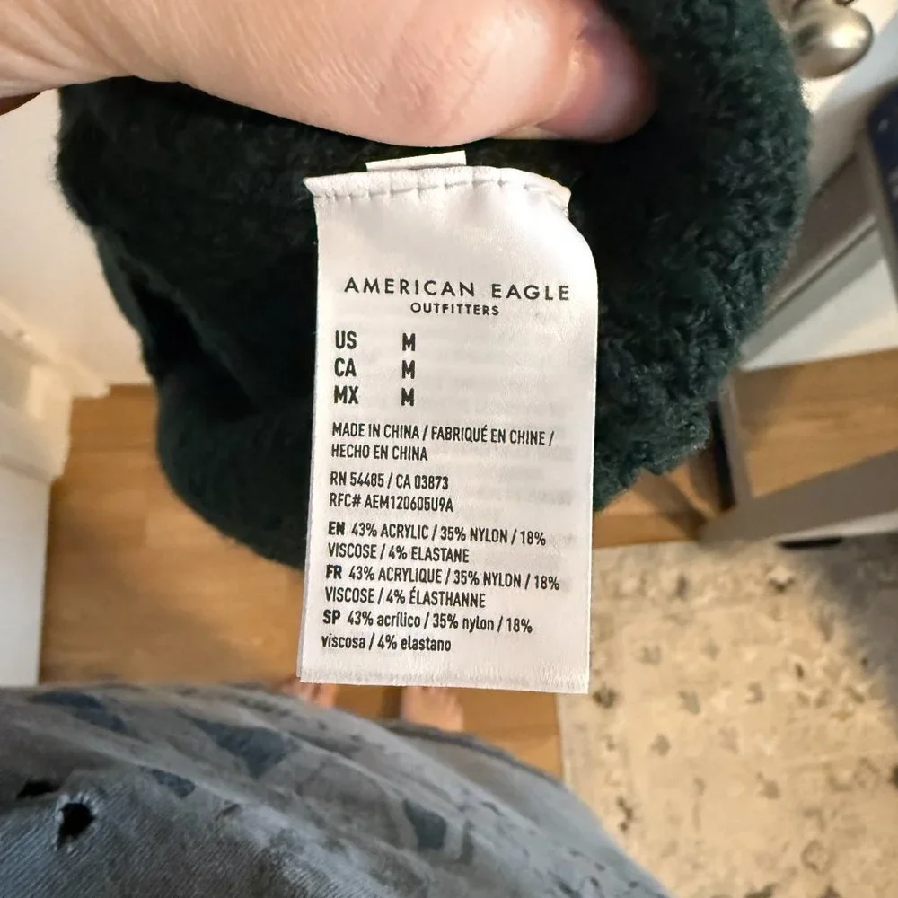American Eagle Green Pullover V-Neck Sweater - Picture 6 of 6